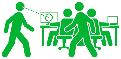 Immagine di una persona che guarda gli schermi in un ufficio

