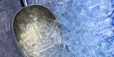 Foto ravvicinata di acqua ghiacciata.

