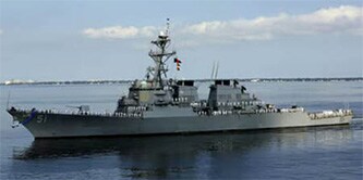 Immagine che mostra una nave della marina in mare
