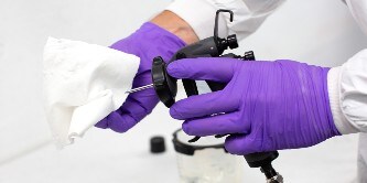 L'Aerografo ad alte prestazioni 3M™ si pulisce velocemente ed è pronto per l'uso.	
