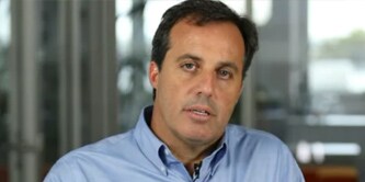 Il Dott. Carlos Sabrosa parla dell'autentico sistema a 2 componenti
