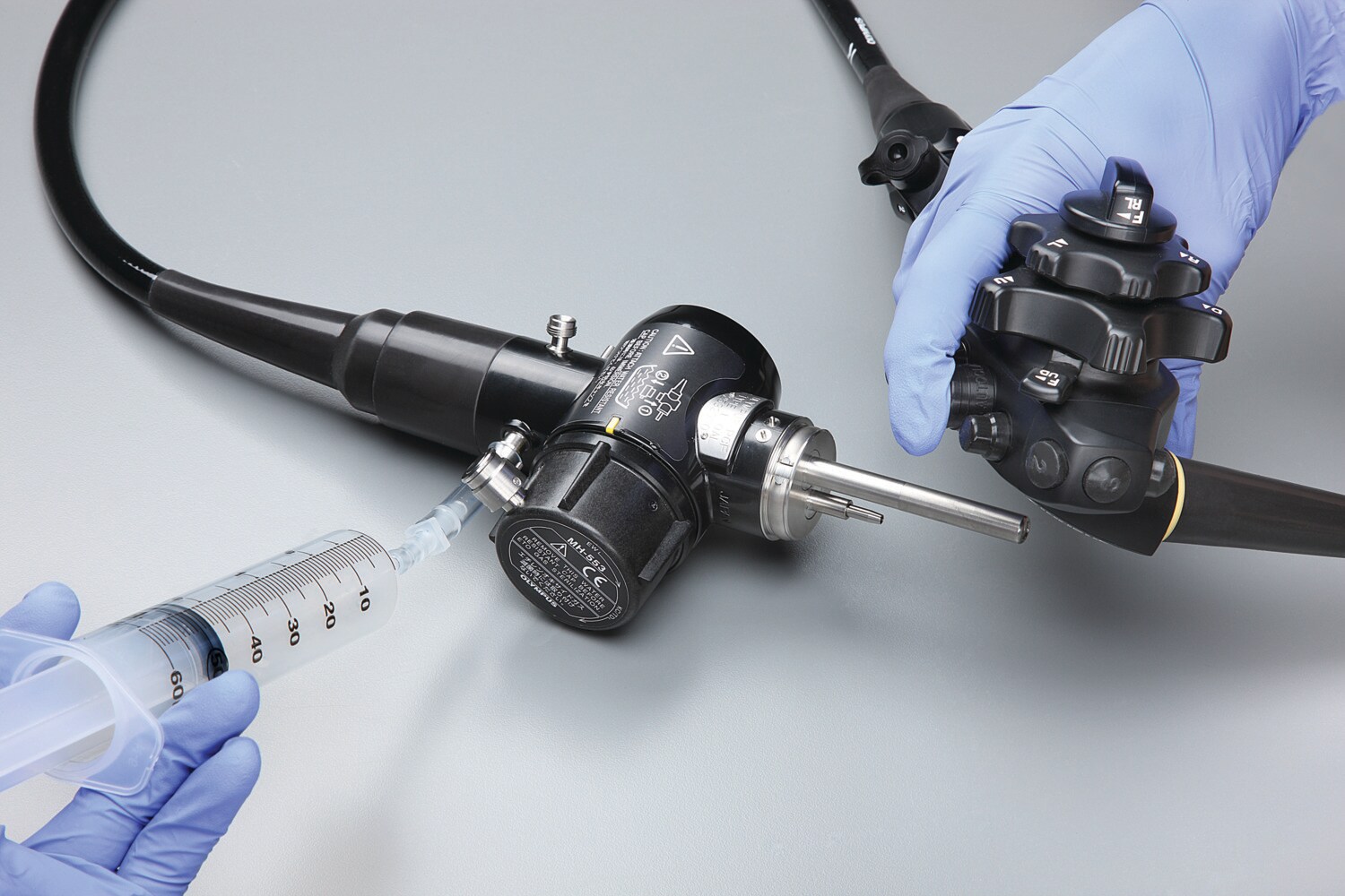 Il lavaggio manuale di un endoscopio flessibile. Criticità e soluzioni.