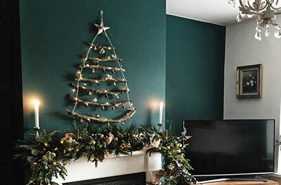 Idee per la decorazione natalizia del camino