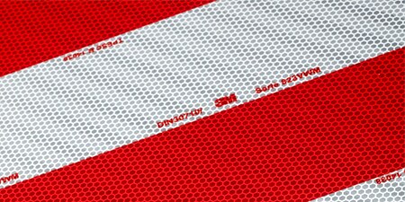 Nastro retroriflettente per veicoli 3M™ High Intensity Metalized Flexible Prismatic Serie 823i
