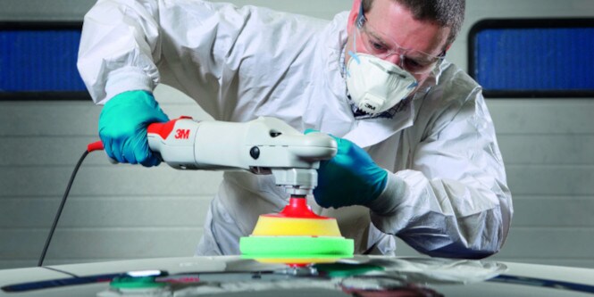 Riparazione dei difetti della vernice con tampone 3M Finesse-it
