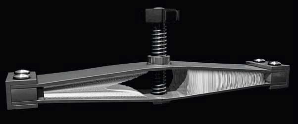 Confronto tra nastro in schiuma e nastro 3M™ VHB™