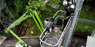 La protezione anticaduta è necessaria per le piattaforme di lavoro mobili elevabili
