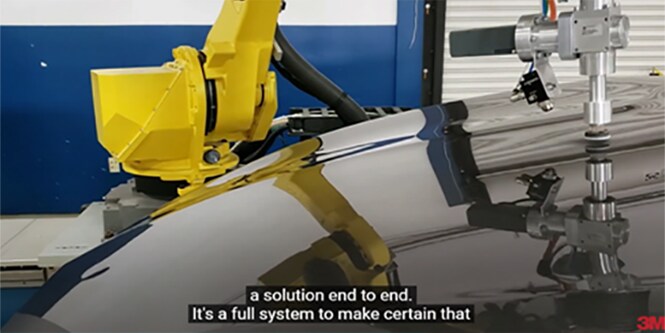 Sistema robotico di riparazione della vernice in azione

