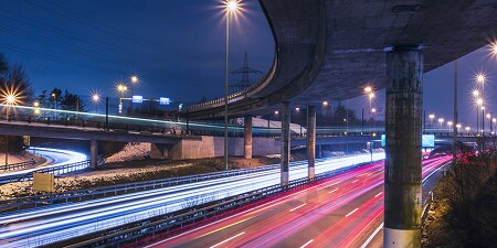 Strade e autostrade in condizioni di scarsa illuminazione
