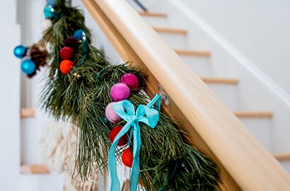 Decorazioni natalizie per ringhiera