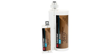 Adesivi strutturali 3M Scotch-Weld™ per le applicazioni di assemblaggio pannello su telaio e rinforzo su pannello
