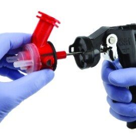 Scollegamento dell'ugello dalla pistola Accuspray