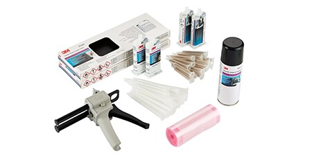 Immagine con selezione di adesivi 3M™ per la riparazione delle plastiche
