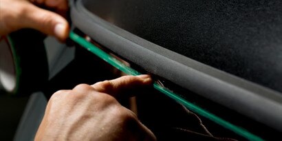 Le vetrofanie perforate

