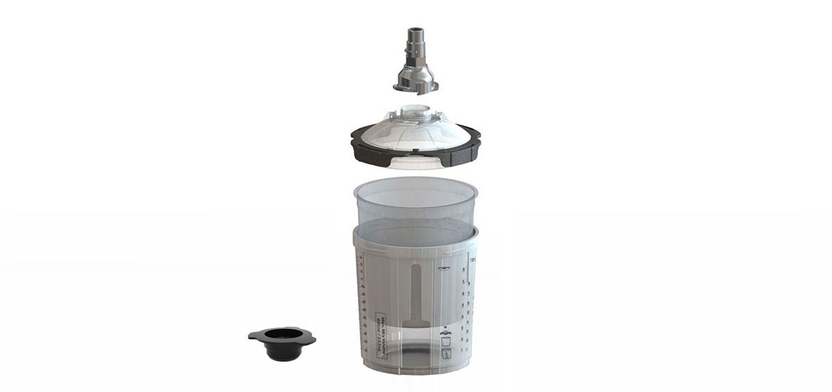 componenti della tazza di verniciatura monouso 3M PPS Serie 2.0 su sfondo bianco
