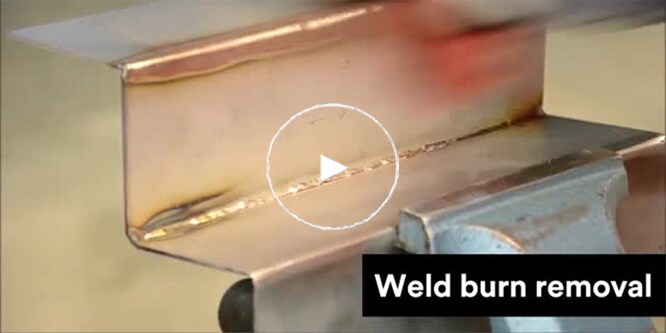Screenshot del video che mostra la rimozione delle bruciature
