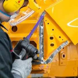 Rimozione delle saldature a punti dal pannello