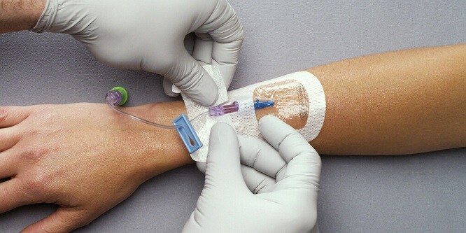 3M™ Tegaderm™ Medicazione Antimicrobica di fissaggio  - IV Advance

