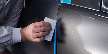 3M™ Cordolo spugnoso PLUS: mascheratura della portiera prima della verniciatura
