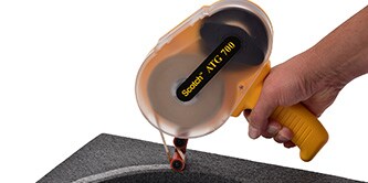 Nastro biadesivo 3M in azione
