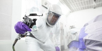 Prova l'incredibile leggerezza dell'aerografo 3M™ ad alte prestazioni
