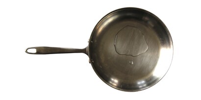 Esempio di buona bagnabilità: l'acqua si diffonde
