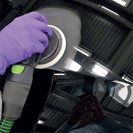 Opacizzazione con disco abrasivo flessibile con supporto spugna 3M™ Hookit™ P800/P1000