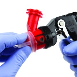 Collegamento dell'ugello alla pistola Accuspray