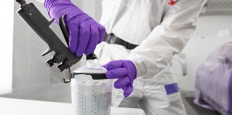 Con l'aerografo 3M™ ad alte prestazioni ottieni tempi più rapidi e maggiore produttività
